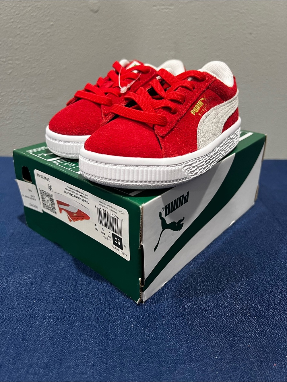 PUMA Suede Classic XXI AC Inf Red White Suede Sneakers 380825-02 Size 5C Toddler